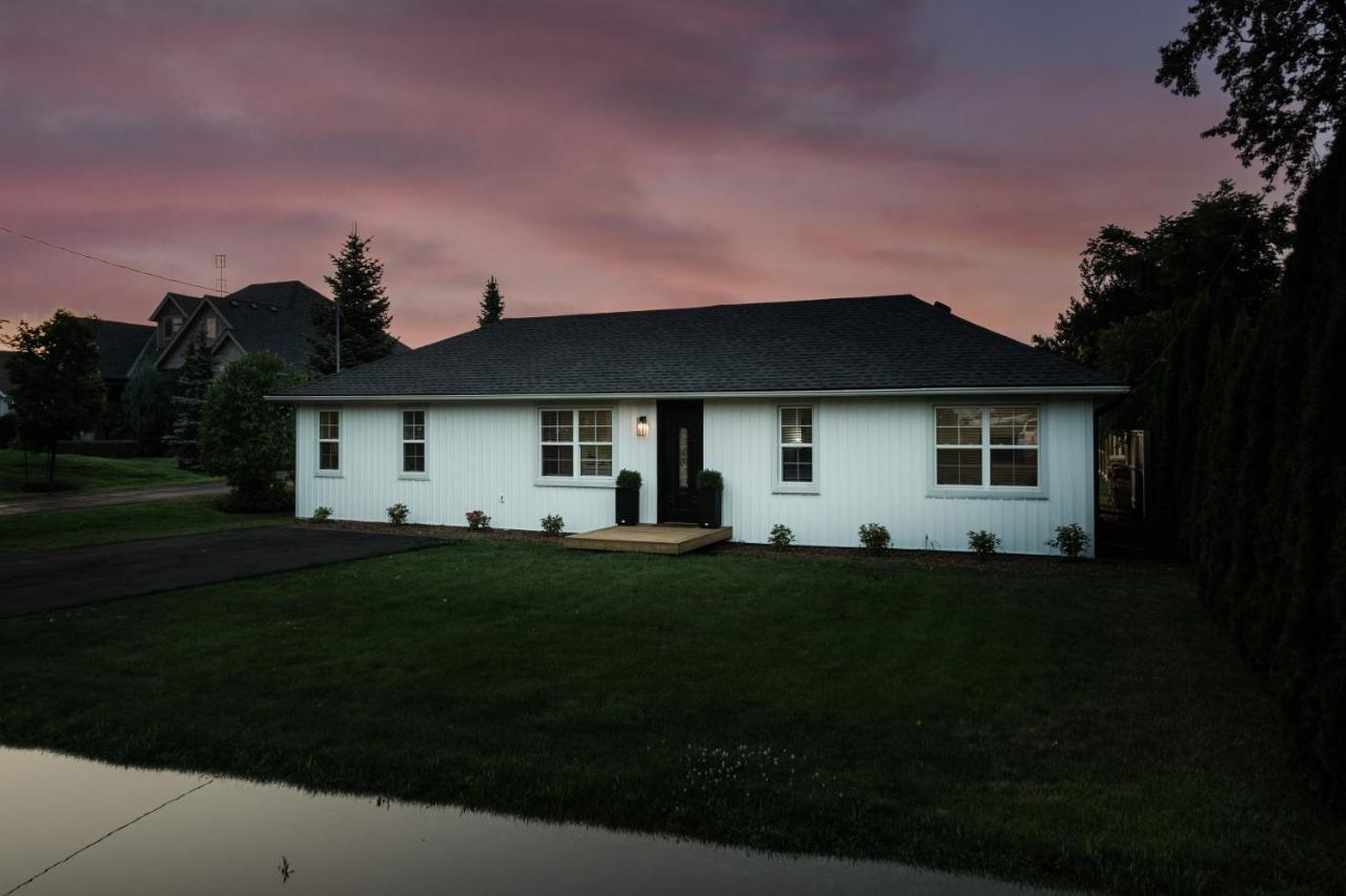 The Little White Haus Villa Niagara-on-the-Lake Bagian luar foto
